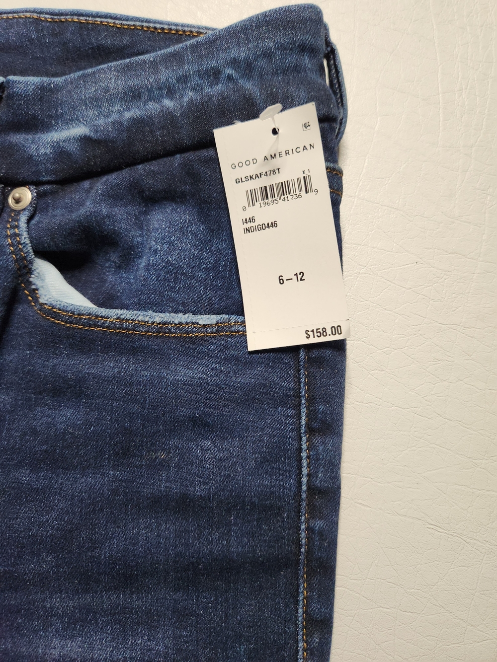 Good American Jeans - Picture 3 of 6
